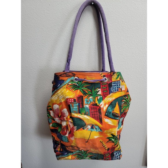 Beverly Hills Bag Lady Bucket Beach Bag - Picture 5 of 7